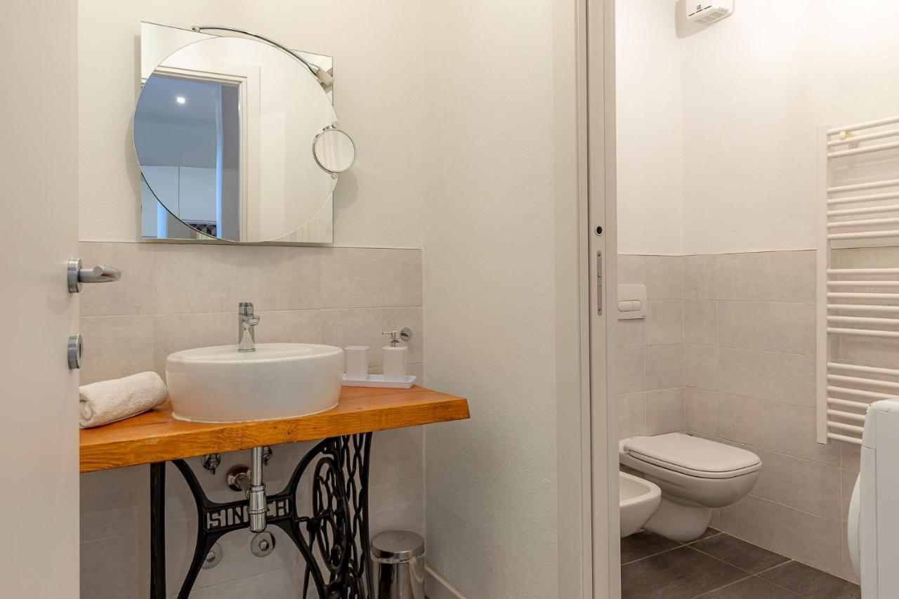 דירות טורנו Moderno Loft A Due Passi Dal Lago מראה חיצוני תמונה